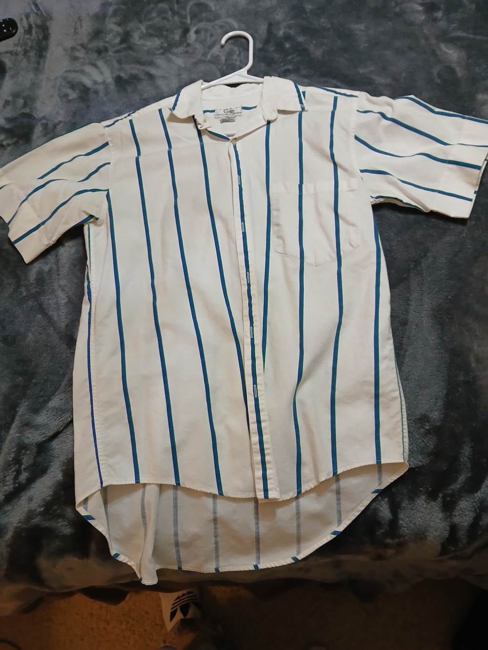 Vintage GAP White Short Sleeve Button-Down Shirt with Blue Stripes